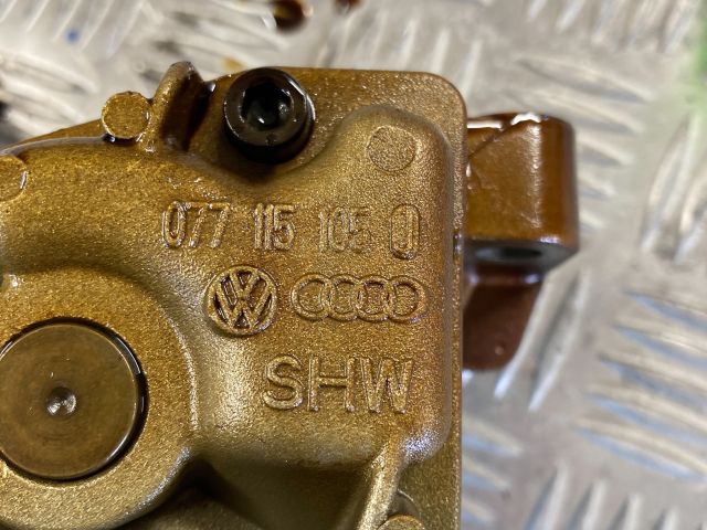 bontott AUDI A8 Olajszivattyú