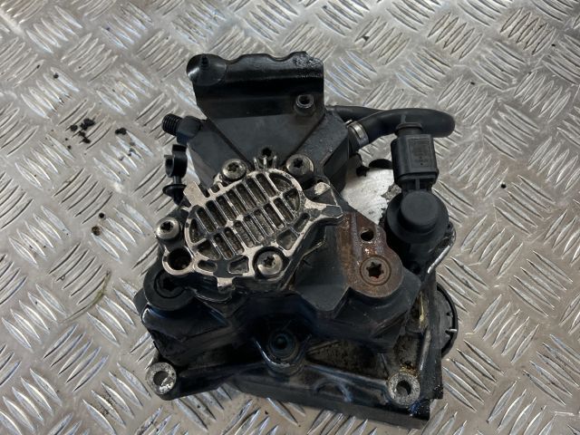 bontott AUDI A8 Adagoló