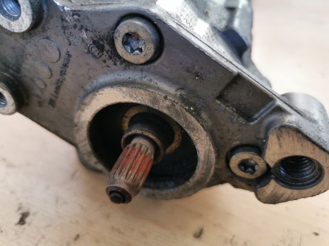 bontott AUDI A8 Kormányszervó Motor (Hidraulikus)