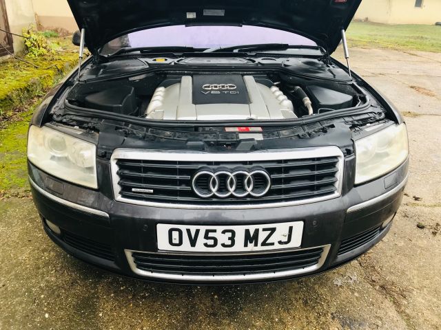 bontott AUDI A8 Motor (Fűzött blokk hengerfejjel)