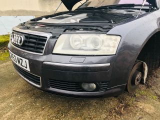 bontott AUDI A8 Motor (Fűzött blokk hengerfejjel)