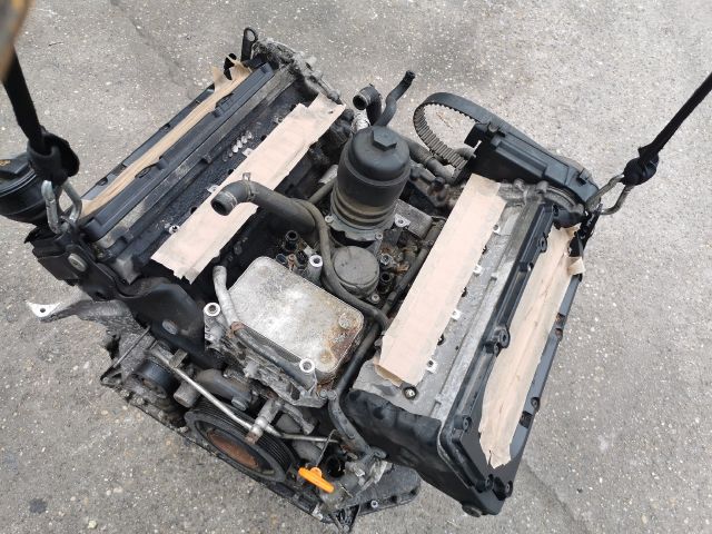bontott AUDI A8 Motor (Fűzött blokk hengerfejjel)