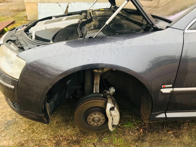 bontott AUDI A8 Motor (Fűzött blokk hengerfejjel)