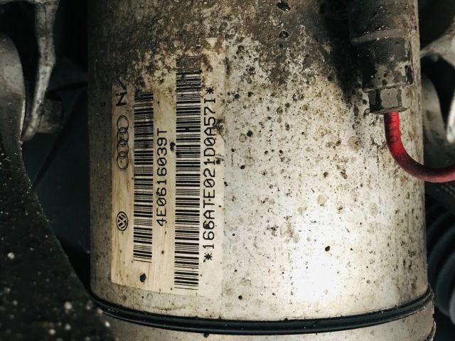 bontott AUDI A8 Motor (Fűzött blokk hengerfejjel)