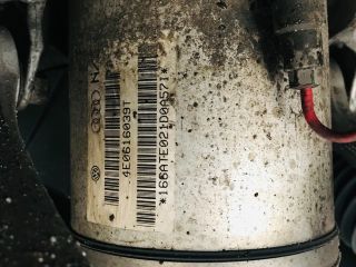 bontott AUDI A8 Motor (Fűzött blokk hengerfejjel)