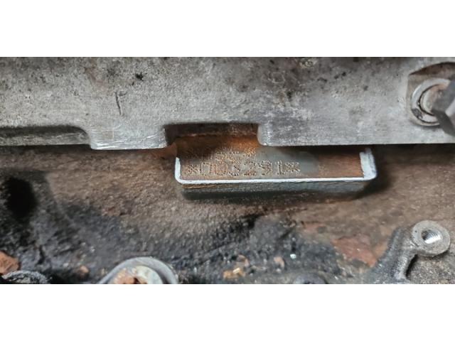 bontott AUDI A8 Motor (Fűzött blokk hengerfejjel)