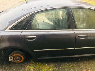 bontott AUDI A8 Motor (Fűzött blokk hengerfejjel)