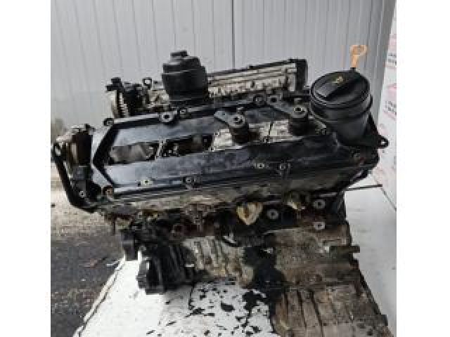 bontott AUDI A8 Motor (Fűzött blokk hengerfejjel)