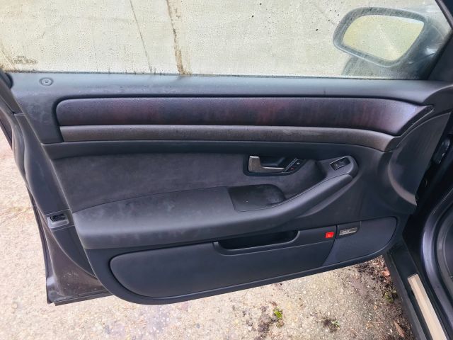 bontott AUDI A8 Motor (Fűzött blokk hengerfejjel)