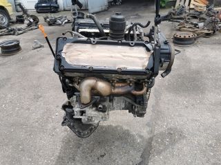bontott AUDI A8 Motor (Fűzött blokk hengerfejjel)