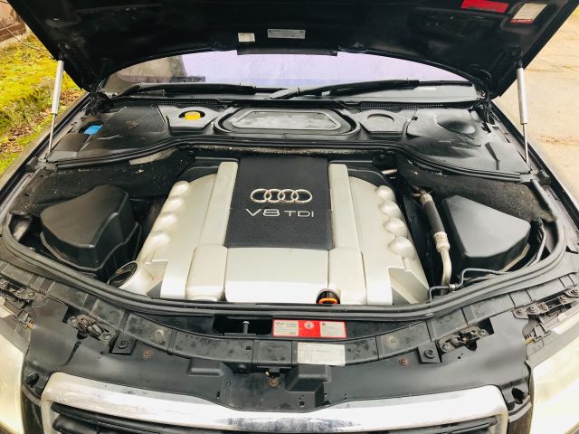 bontott AUDI A8 Motor (Fűzött blokk hengerfejjel)