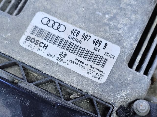 bontott AUDI A8 Motorvezérlő