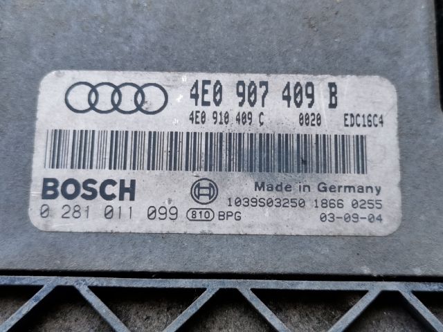 bontott AUDI A8 Motorvezérlő