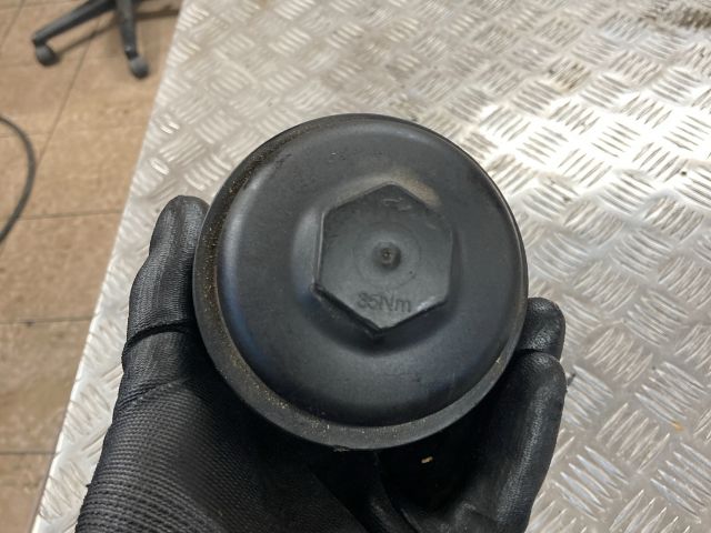 bontott AUDI A8 Olajszűrő Ház