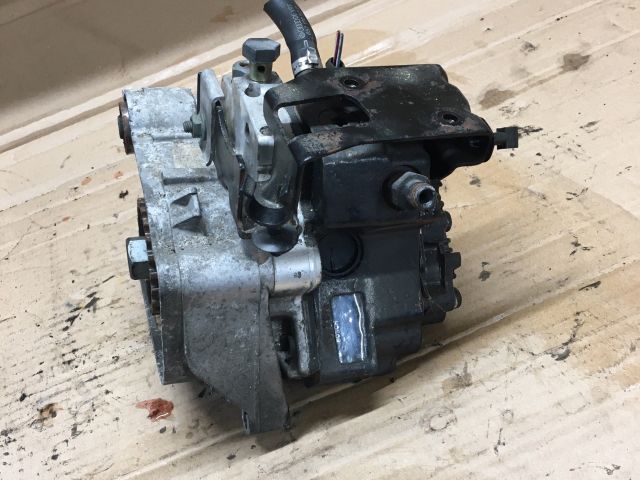 bontott AUDI A8 Üzemanyag Szivattyú