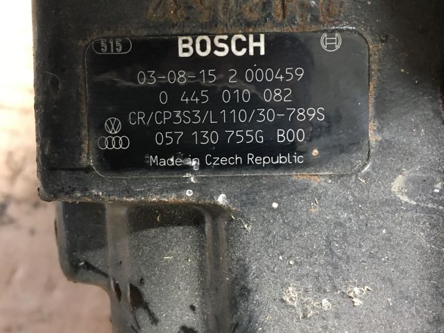 bontott AUDI A8 Üzemanyag Szivattyú