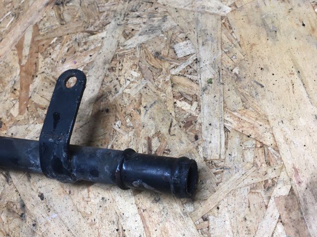 bontott AUDI A8 Vízcső