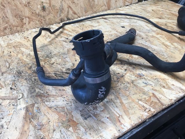 bontott AUDI A8 Vízcső