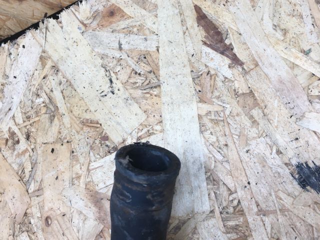 bontott AUDI A8 Vízcső