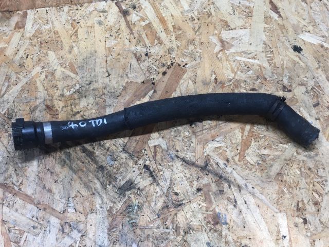 bontott AUDI A8 Vízcső