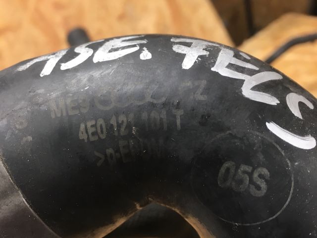 bontott AUDI A8 Vízcső