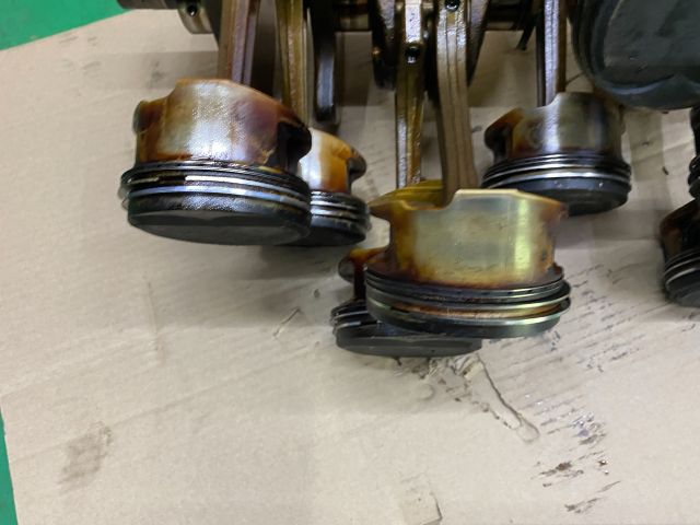 bontott AUDI A8 Dugattyú, Hajtókar és Főtengely