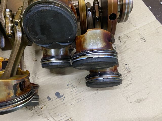 bontott AUDI A8 Dugattyú, Hajtókar és Főtengely