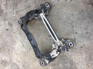 bontott AUDI A8 Első Bölcső