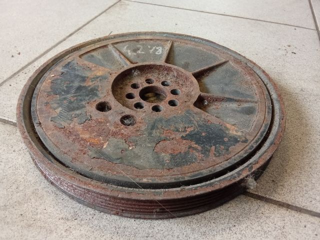 bontott AUDI A8 Főtengely Szíjtárcsa