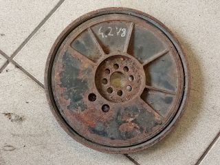 bontott AUDI A8 Főtengely Szíjtárcsa