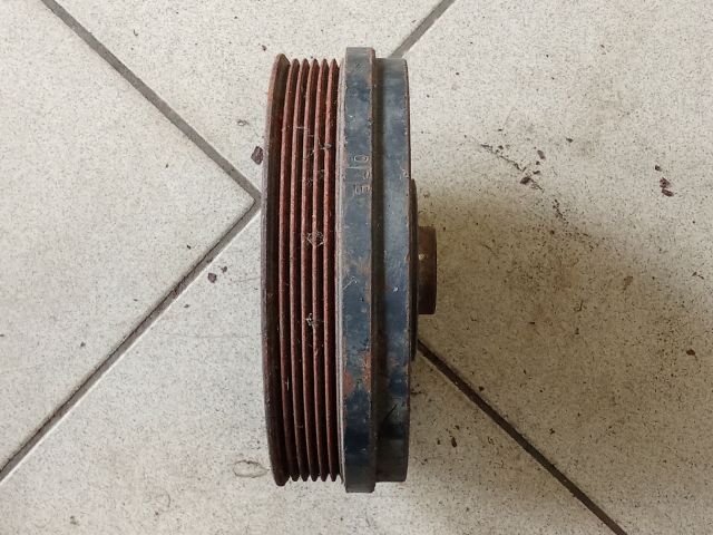 bontott AUDI A8 Főtengely Szíjtárcsa