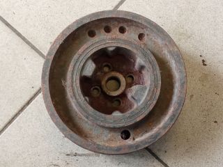 bontott AUDI A8 Főtengely Szíjtárcsa