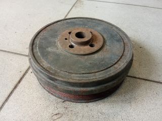 bontott AUDI A8 Főtengely Szíjtárcsa