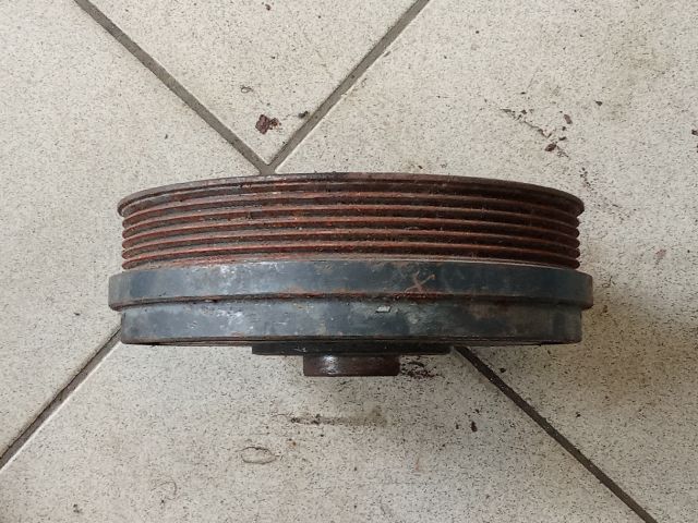 bontott AUDI A8 Főtengely Szíjtárcsa