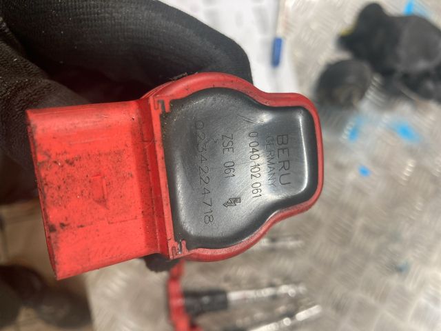 bontott AUDI A8 Gyújtótrafó Szett