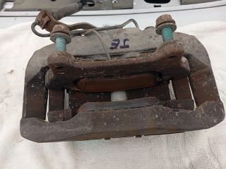 bontott AUDI A8 Jobb első Féknyereg Munkahengerrel