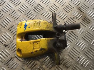 bontott AUDI A8 Jobb hátsó Féknyereg Munkahengerrel