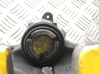 bontott AUDI A8 Jobb hátsó Féknyereg Munkahengerrel