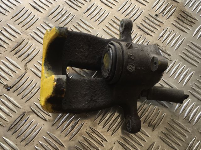 bontott AUDI A8 Jobb hátsó Féknyereg Munkahengerrel