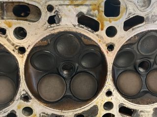 bontott AUDI A8 Jobb Hengerfej (V-Motor/Boxer)