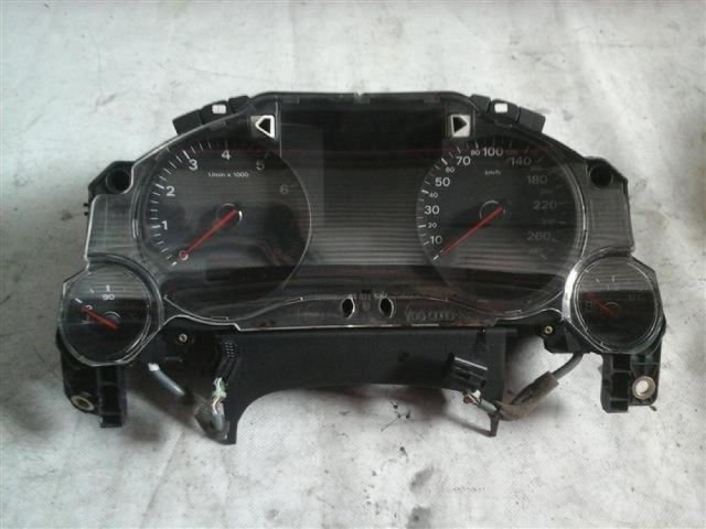 bontott AUDI A8 Kilométeróra