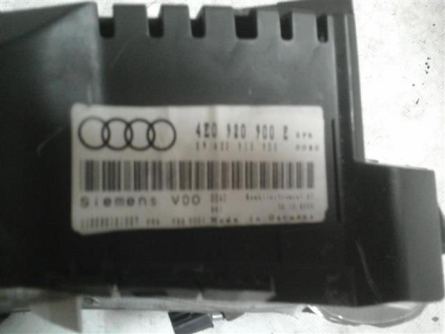 bontott AUDI A8 Kilométeróra