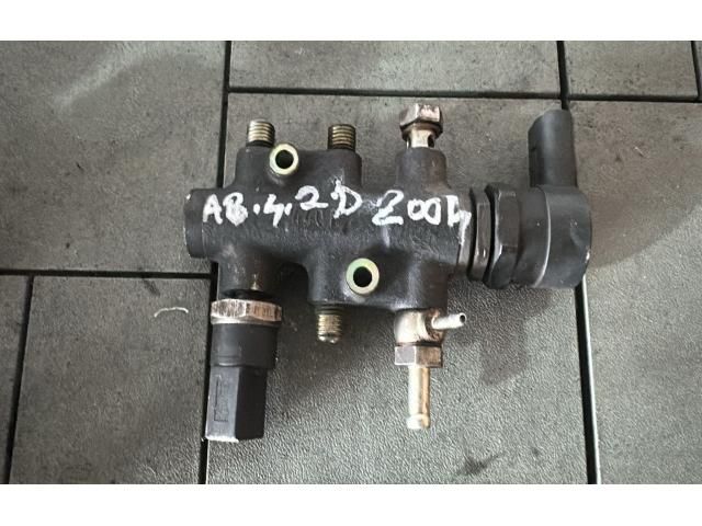 bontott AUDI A8 Közösnyomócső