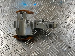 bontott AUDI A8 Láncfeszítő Görgő