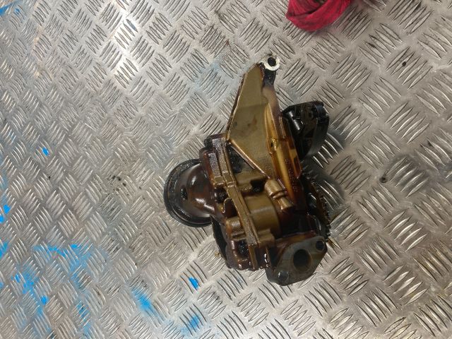 bontott AUDI A8 Olajszivattyú