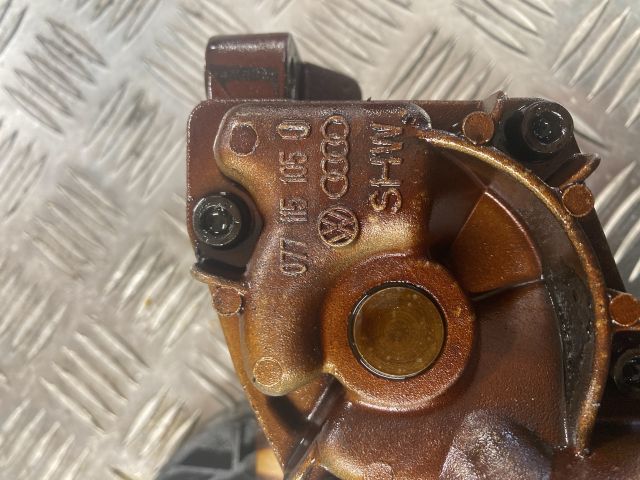 bontott AUDI A8 Olajszivattyú