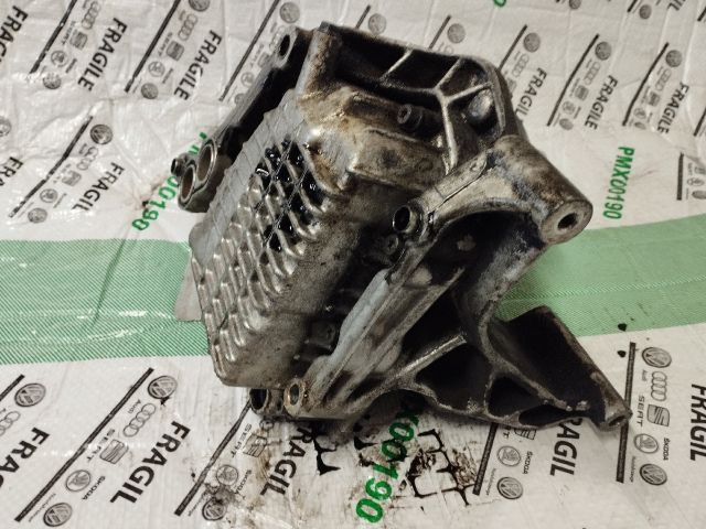 bontott AUDI A8 Olajszűrő Ház