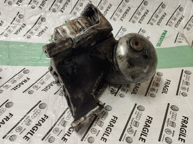 bontott AUDI A8 Olajszűrő Ház