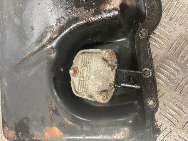 bontott AUDI A8 Olajteknő