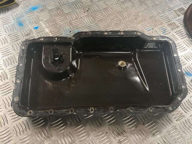 bontott AUDI A8 Olajteknő